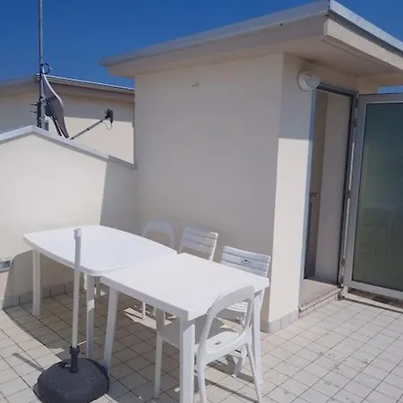 Octopus House Чивитанова-Марке